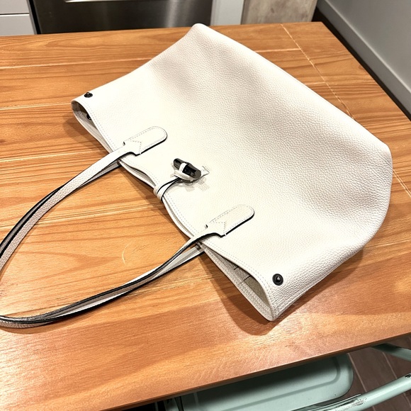 Longchamp Roseau Essential L Tote in White - Picture 3 of 7